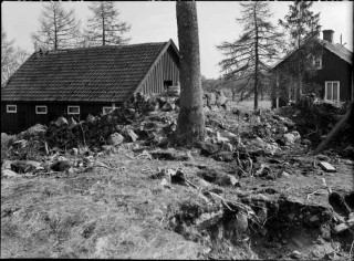 37, långhuset sydöstra hörn mot nordväst